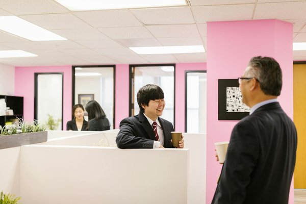 Découvrez comment les vidéos explicatives peuvent métamorphoser votre entreprise de déménagement en un véritable aimant à clients !